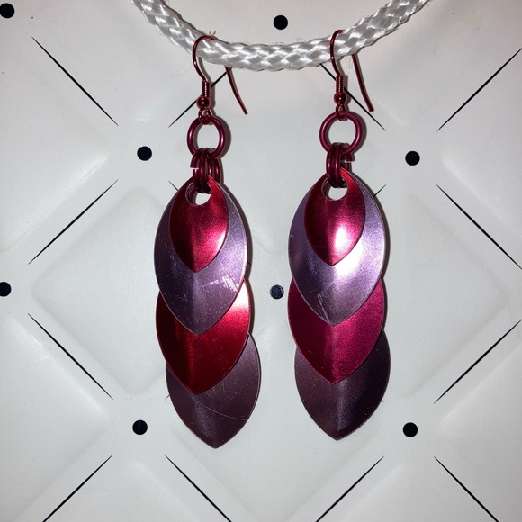 Earrings - Picture 1 of 3